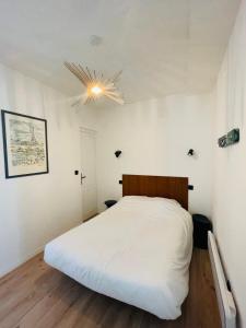 Corner cocoon in the center of La Rochelle