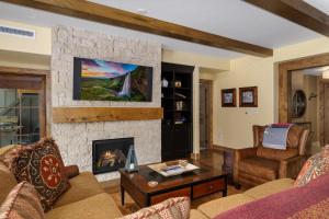 Edgemont 2603 - Luxury Ski-in Ski-out Condo