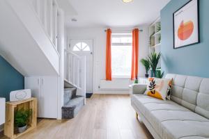 Stylish 2-bed home in Chester City-Centre by 53 Degrees Property, ideal for Couples & Small groups, Great Location - Sleeps 5