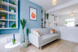 Stylish 2-bed home in Chester City-Centre by 53 Degrees Property, ideal for Couples & Small groups, Great Location - Sleeps 5