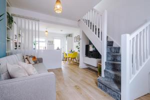 Stylish 2-bed home in Chester City-Centre by 53 Degrees Property, ideal for Couples & Small groups, Great Location - Sleeps 5