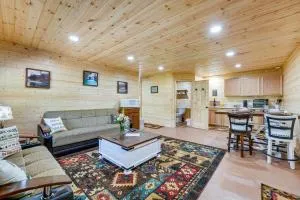 Charming Cabin Near Roaring River State Park! - Eagle Rock