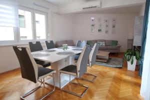 Arena apartment with 3 bedrooms in the city center