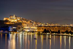 Calle de Jesús, 28, Playa Talamanca, 07800 Ibiza, Spain.