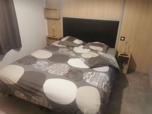Chalets Chez Christian Chalet aux bords du lac de Peyre : photos des chambres