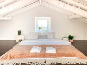 Capelas House Family