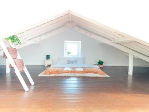 Capelas House Family