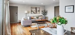 Spacious, Chic, Pristine and Free Parking! - بالمز