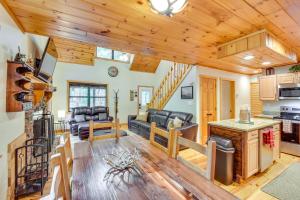 Spacious Cabin with Furnished Deck and Hot Tub!