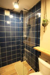 Apartamento doble con baño privado y Wifi -ONE101 By Roots Rentals