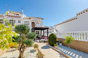 CB Living - Family holiday home in Punta Prima