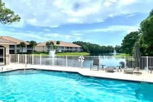 Luxury condo near Wiggins pass beach & park - Palm River Estates