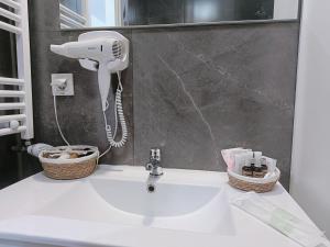 Christopher Apartment