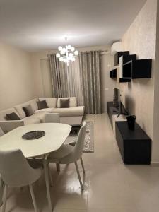 Saraci Zentrale Lage ca 600 meter vom Meer entfernt