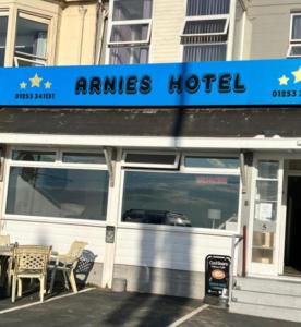 Arnies Hotel