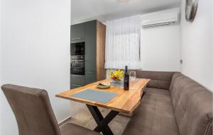 Stunning Home In Muraj With Kitchen