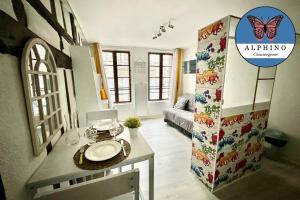 Appartements Le Petit Raspail charm and authenticity : photos des chambres