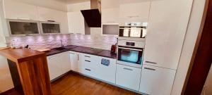 Modern apartment, 300m from Main Street and Aupark