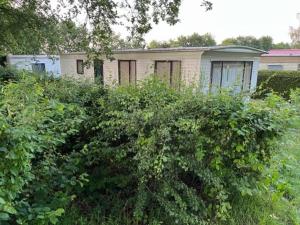 Stacaravan huren in het hart van bosrijk Drenthe op Recreatiepark De Tien Heugten