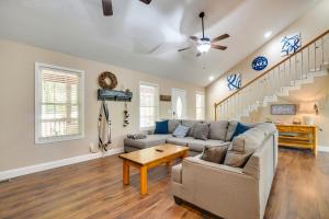 Cozy Tennessee Lake House with Grill and Fire Pit!