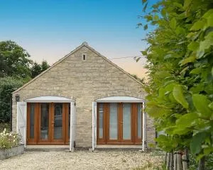 Whitley Old Garage - Broughton Gifford