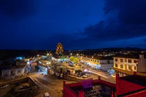 hotels crazy horse