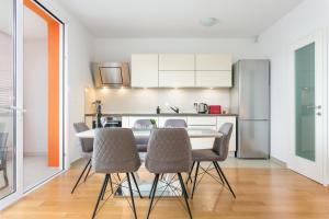 Apartments with WiFi Split - 21232