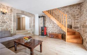 Gorgeous Home In Poljica Imotska 