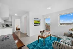 Cosy Cottesloe - 2 Bedroom Unit - Free Parking - Free WIFI - Risdon