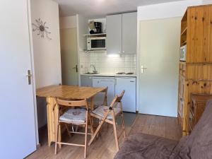 Appartement Plagne Soleil, 2 pièces, 4 personnes - FR-1-351-14