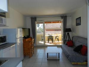 Appartements Appartement La Londe-les-Maures, 3 pieces, 6 personnes - FR-1-713-131 : photos des chambres