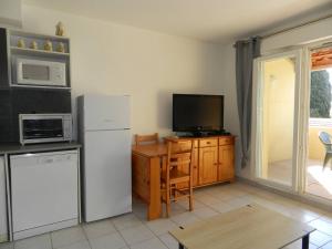 Appartements Appartement La Londe-les-Maures, 3 pieces, 6 personnes - FR-1-713-131 : photos des chambres