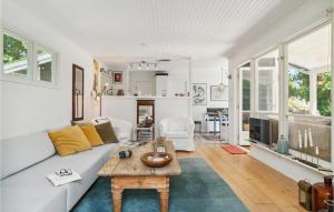 3 Bedroom Lovely Home In Gilleleje