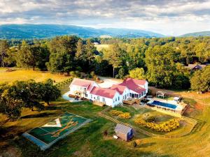 Wine Country Modern Farmhouse on 10 Acres and Pool