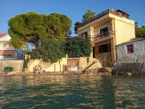 Nikos Panagiotareas House - Avía