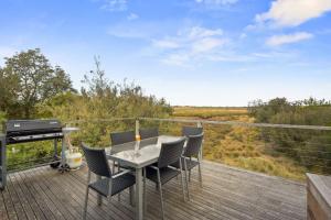 Modern Sanctuary by the Silverleaves Beach