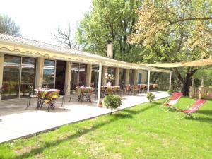 Hotels Au Bien Etre piscine : photos des chambres