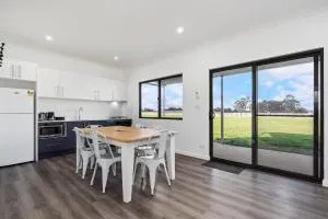 Glenowrie Cottage - 2 King Beds - Close to Cadia - Canowindra