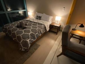 1 BR Uptown BGC across Uptown Mall