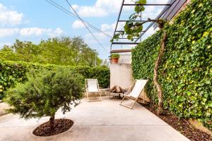 Modern holiday home with terrace close to Nova Gorica