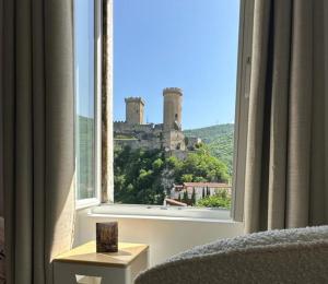 Appartements cocoon 52 m2 new, beautiful view castle and mountain : photos des chambres