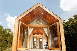 Glamping Mountain Fairy Tale 