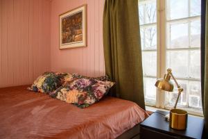 Vinjestogo- mesmerizing mountain view, sauna with a view and eco living in an old school house