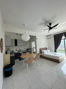New The Sun Homestay at Sg Nibong nearby Queensbay or PISA or FTZ Bayan Lepas HENG
