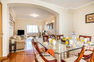 #128 Number 10 Villa by Home Holidays