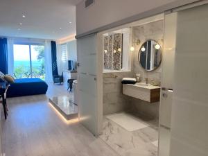 Appartements Luxury studio suite in artist Villa with sea view : photos des chambres