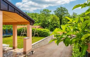 Awesome Apartment In Bresca