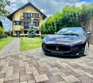 JANINE GARDEN - Stupini