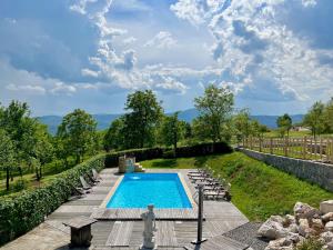 Apartments & Rooms Domacija Krnc