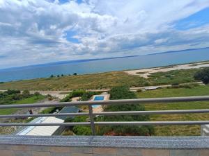 Sea view apartment with swimming pool near beach